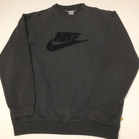 nike crew neck big logo